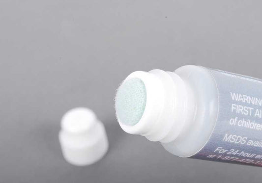 Lubricante antifricción OEM 83230309627 para BMW {E46,E60,E61,E65,E66,E70,E71,E81,E82,E83,E84,E87,E88,E90,E91,E92,E93,F01,F02,F10,F11,F12,F13,F20,F21,F25,F30,F31,F32,F34,F36,G01,G11,G12,G20,G30,X1,X3,X4,X5,X6,Z4}. Original BMW.