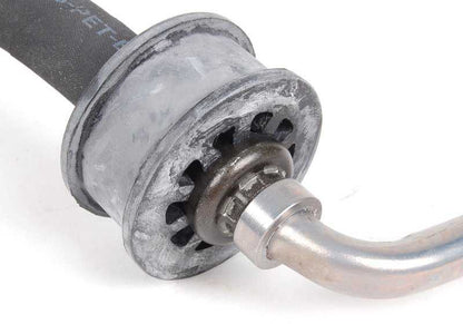 Pipe de pression de climatisation OEM 64536902230 pour BMW E36 et Z3. Connectez le compresseur et le condenseur pour le système R12 / R134A. BMW d'origine.