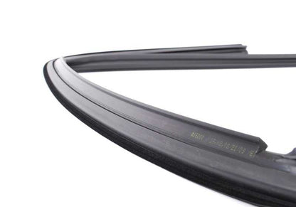 Guía de Ventanilla Puerta Trasera Derecha OEM 51348266126 para BMW E46. Original BMW.