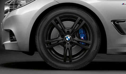 Llanta de aleación M diseño estrella 400 18” OEM 36118099473 para BMW F30, F31, F32, F33, F34, F36. Color negro jet. Original BMW.