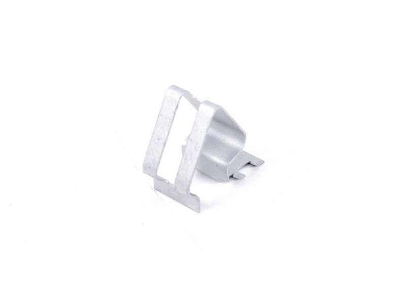 Clip de fijación OEM 51127070204 para BMW E83. Original BMW.