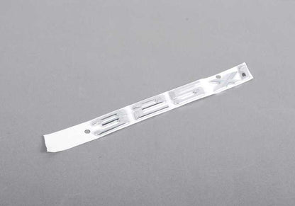 OM 51147032915 Emblema adesivo per BMW E46 325i XDRive {EP31, EP41, EU31, EU41, AR71, AS31}. BMW originale.