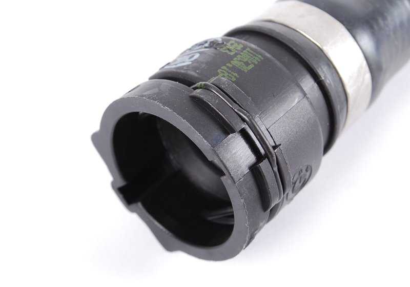 Manguera radiador a vaso expansión OEM 64218378369 para BMW E39 520i con motor M52 (modelos DD11, DD12, DD21, DD22, DH11, DH12, DH21, DH22, DM11, DM12). Original BMW.