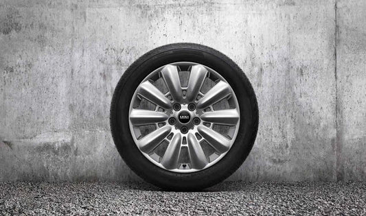 Cerchio in lega leggera 18" 7.5J ET51 Brightsilver OEM 36116856033 per MINI Countryman F60 (2015-2020), Countryman F60 LCI (2019-2024)... e altro ancora. MINI originale.