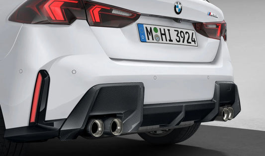 Difusor trasero M Performance de carbono OEM 51125B30F60 para BMW Serie 1 F70. Mejora estética y aerodinámica deportiva. Solo compatible con modelos F70. Original BMW.
