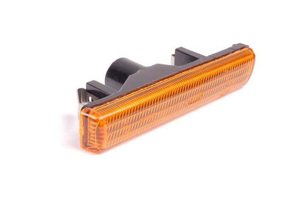 Piloto intermitente lateral derecho OEM 63138360216 para BMW E38. Original BMW.
