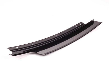 Embellecedor marco ventana pilar B puerta delantera derecha OEM 51337906908 para BMW E90, E90N, E91, E91N. Acabado negro brillo. Original BMW.