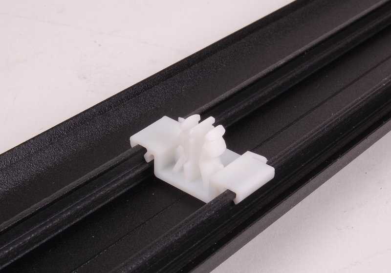 Seitliche Formtür mit der rechten Vordertür 51132266094 für BMW E36 (316i, 318tds). Original BMW.