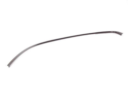 Moldura lateral del marco de puerta izquierda OEM 51137220197 para BMW Serie 3 {E90, E90N}. Acabado negro brillante. Original BMW.