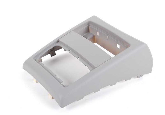 Embellecedor trasero gris OEM 51167145682 para BMW E90, E91 (316d, 316i) modelos fabricados entre 2008 y 2011. Original BMW.