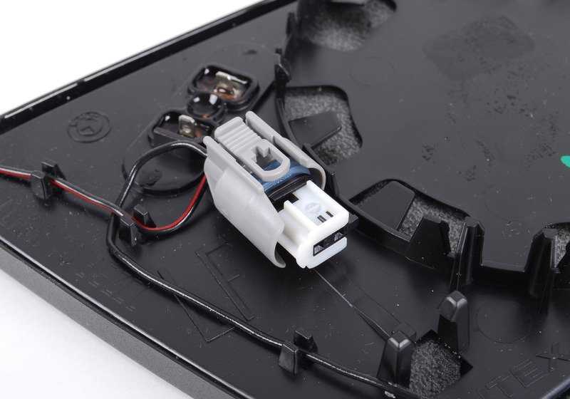 Flat left heated mirror glass for BMW E60, E61, E63, E64 (OEM 51167116747). Original BMW.