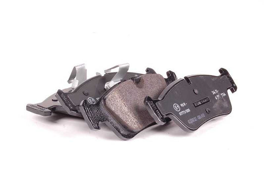Pílulas de freio define OEM 34112157616 para BMW E36. BMW original.
