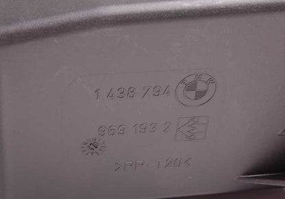 Resonador de admisión OEM 13541438794 para BMW E39 520i y 525i con motor M54. Compatible con versiones manuales y automáticas. Original BMW.