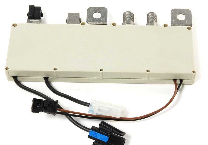 Amplificador de sonido OEM 65256906082 para BMW E39. Original BMW.