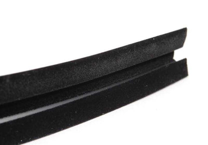 Guía de ventana de una pieza izquierda para BMW Serie 3 E30 (OEM 51341906807). Original BMW