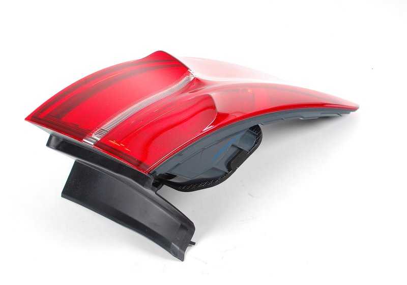 Piloto trasero izquierdo OEM 63217295003 para BMW E71 y E72. Luz trasera original montada en lateral de la aleta trasera izquierda. Original BMW.