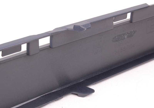 Moldura paragolpes trasero izquierda imprimada OEM 51127043367 para BMW E65 y E66. Original BMW.