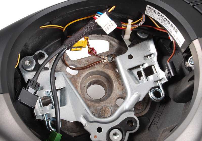 Volante de cuero M con airbag para cambio SMG OEM 32342282222 para BMW E46. Original BMW.