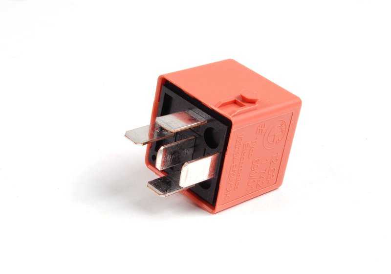 Relé conmutador OEM 12631742690 para BMW E81, E82, E87, E88, F23, E36, E46, E90, E91, E92, E93, F33, F83, G23, G83, E39, E60, E61, E63, E64, F12, E38, E65, E66, F01, F02, E84, E83, E53, E85, E86, E89, E52, MINI R55. Original BMW.