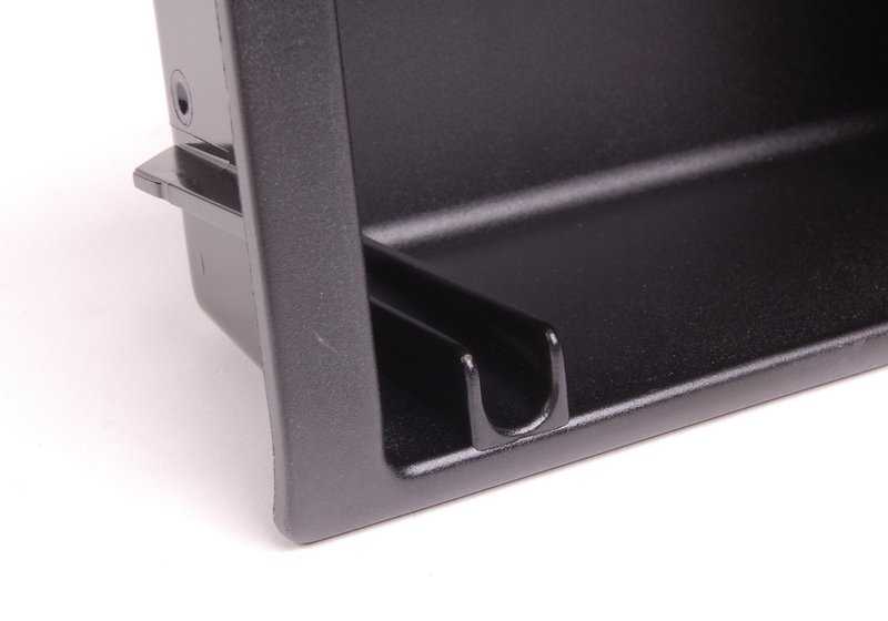 Inserto para consola central OEM 51168225529 para BMW E46. Pieza original BMW.