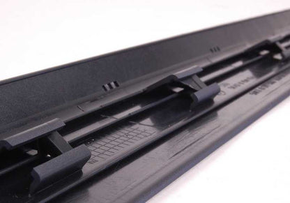 Moldura de umbral de puerta delantera derecha OEM 51478174506 para BMW E38. Original BMW.