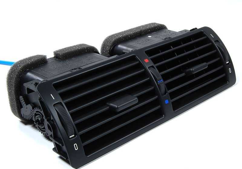 Rejilla de ventilación central para BMW E39. Original BMW.