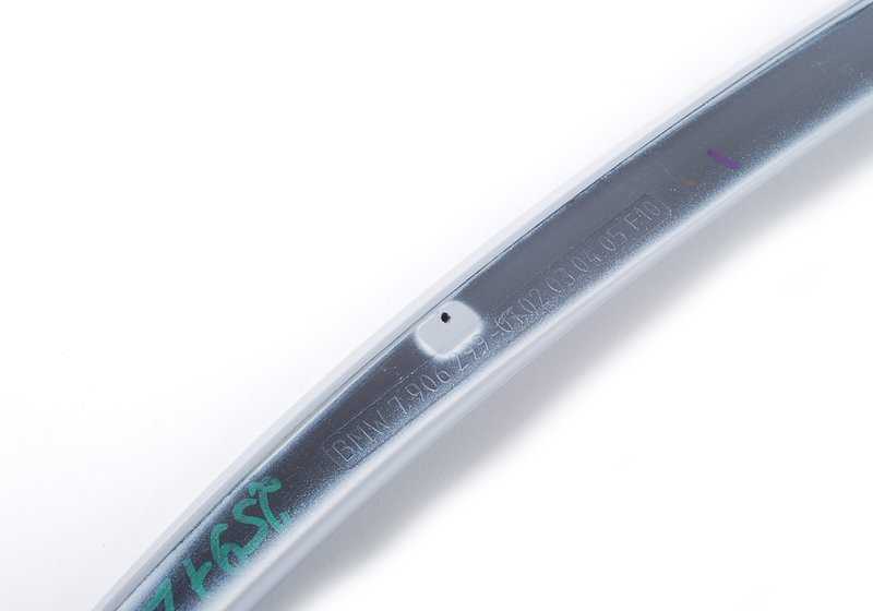 Alerón trasero M imprimado OEM 51628049268 para BMW F10, F10N. Mejora aerodinámica y estilo deportivo. Original BMW.