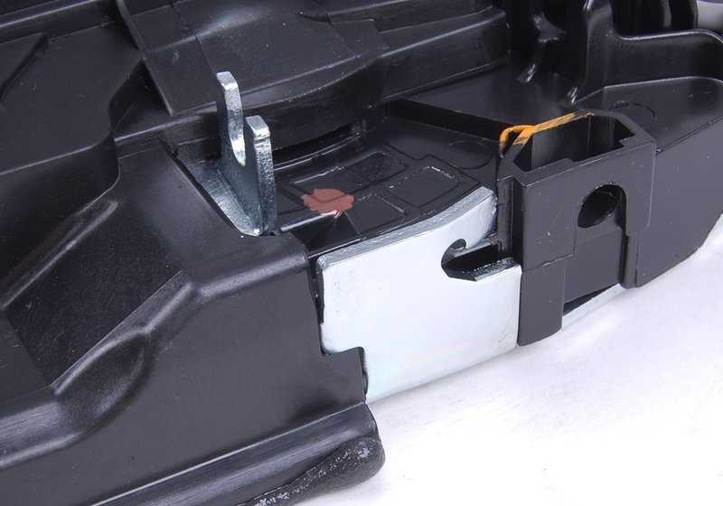 Cerradura de puerta derecha OEM 51215A36E84 para BMW X5 E70 (todos los modelos: 3.0d, 3.0sd, 3.0si, 4.8i, M, xDrive30d, xDrive35i, xDrive40d, xDrive40i, xDrive50i). Original BMW.