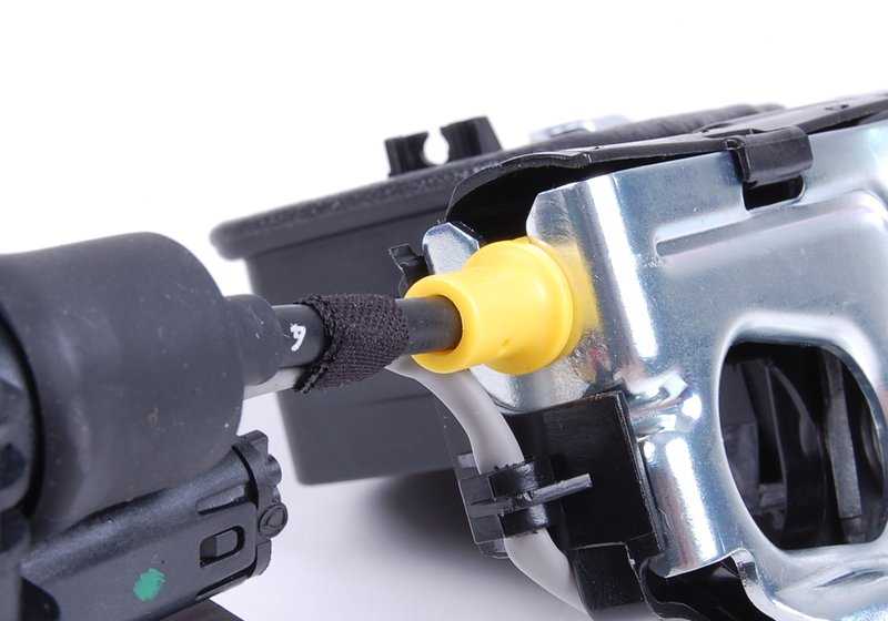 Cerradura de puerta derecha OEM 51215A36E84 para BMW X5 E70 (todos los modelos: 3.0d, 3.0sd, 3.0si, 4.8i, M, xDrive30d, xDrive35i, xDrive40d, xDrive40i, xDrive50i). Original BMW.