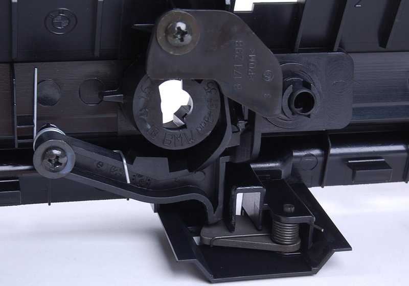 Rejilla embellecedora y tapa OEM 64228183040 para BMW E36. Original BMW.