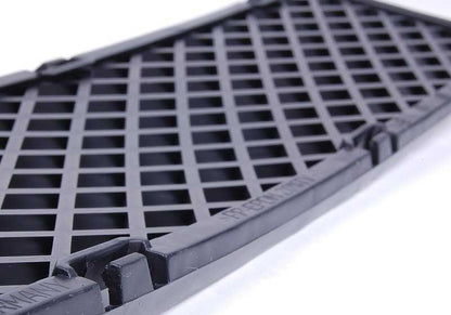 Rejilla central delantera OEM 51117135573 para BMW Serie 7 E65 y E66. Compatible con modelos 730d, 730i, 740i, 745d, 750i, 760i (2003–2008). Original BMW.