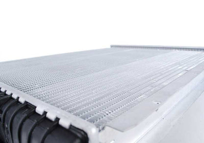 Radiador de refrigerante para BMW (OEM 17101715319). Original BMW.