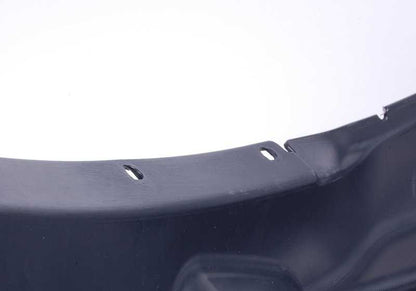 Protector paso de rueda delantero derecho OEM 51717207650 para BMW E82. Original BMW.