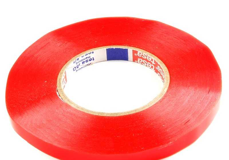 OEM adhesive tape 54112290978 for BMW E36 and Z3. Ideal for assembly in roofs and interior pieces. Original BMW.