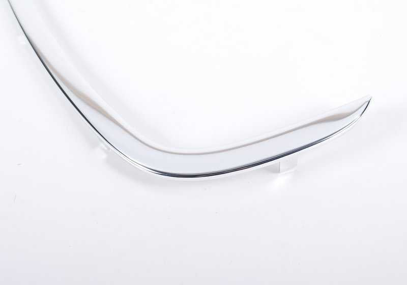 Embellecedor cromado derecho superior OEM 51368408454 para BMW X5 E53. Pieza original BMW.