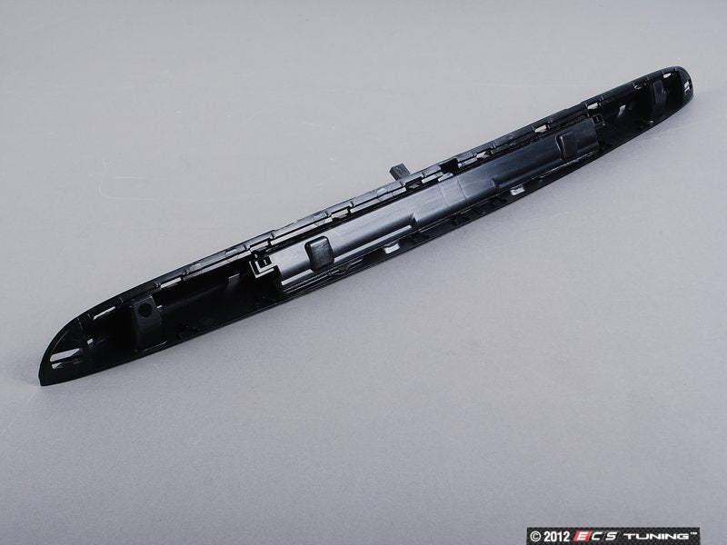 Agarradero de tapa de maletero trasero imprimado OEM 51132754240 para MINI R56, R57, R58, R59… y más. Original MINI.