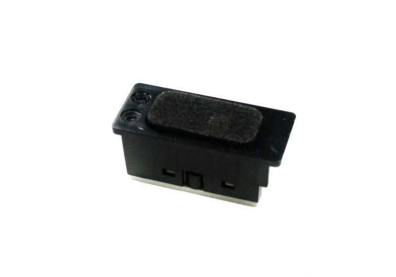 Micrófono manos libres OEM 84316938762 para BMW E81 (116d, 116i) modelos de 2007 a 2011. Compatible con sistemas GSM de serie. Original BMW.