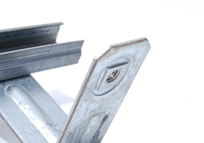 Guía de ventana delantera derecha OEM 51321945508 para BMW Serie 3 E30 (todos los modelos compatibles). Original BMW.