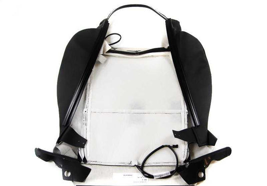 Schwarzer synthetischer Ledersitz OEM 52108099182 für BMW E46. Kompatibel mit Vordersportsitzen. Originaler BMW Ersatz.