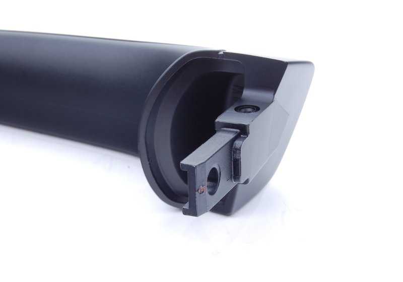 Hand destra (stampa) OEM 51217002272 per BMW E46 {316i, 316CI} compatibile con i modelli realizzati tra il 1998 e il 2006. BMW originale.