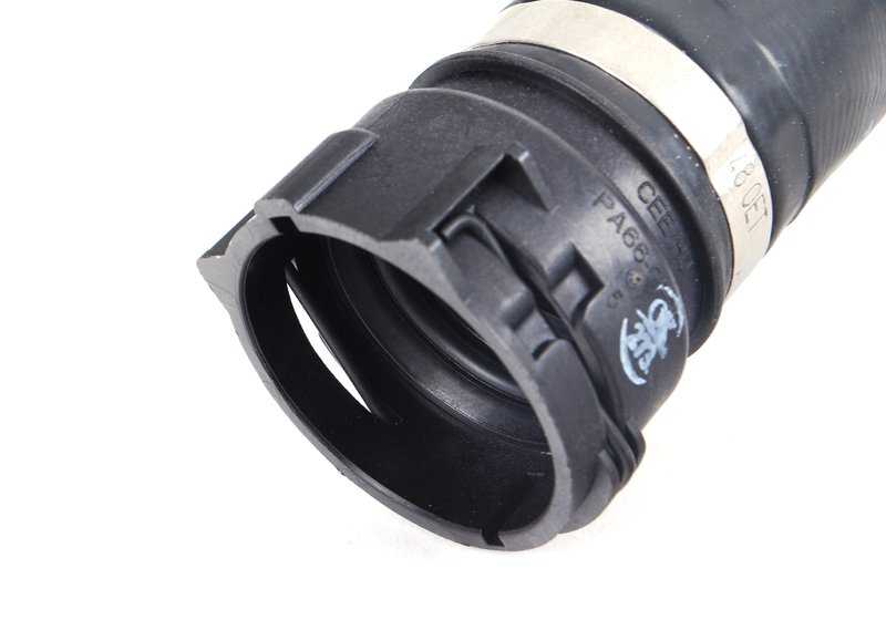 Kraftstoffrohr für BMW E60, E61, E63, E64 (OEM 17127521777). Original BMW.