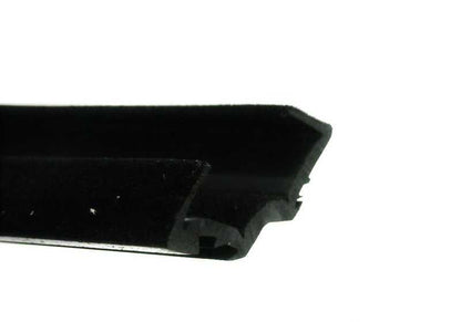 Guía de ventana de una pieza derecha para BMW Serie 5 E28 (OEM 51321889788). Original BMW