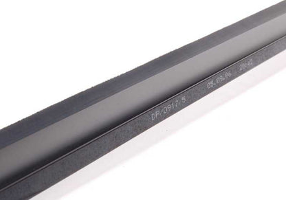 Cobertura exterior izquierda OEM 51367894711 para BMW E46. Pieza del marco de la ventana trasera, color negro mate. Original BMW.
