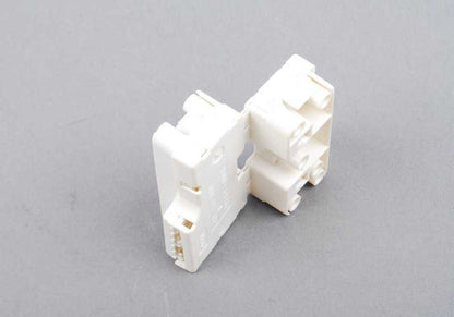 Conector eléctrico 6 pines blanco OEM 61131378126 para BMW E34, E32, E36, E30, E31, E28, E24. Original BMW.