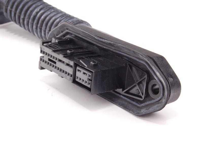 Cableado puerta lado conductor OEM 61116913074 para BMW E46. Recambio original BMW.