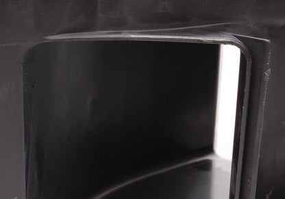 Protector lateral derecho del motor OEM 51718218346 para BMW E39. Pieza original BMW.