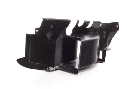 Protector lateral derecho del motor OEM 51718218346 para BMW E39. Pieza original BMW.