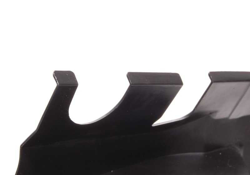 Protector lateral derecho del motor OEM 51718218346 para BMW E39. Pieza original BMW.