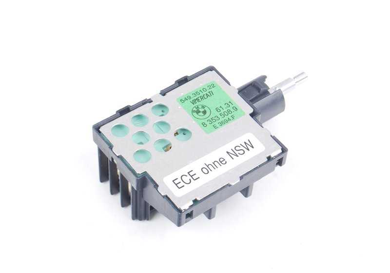 OEM light switch 61318353508 for BMW E36 (316i, 318TDS) and Z3. Compatible with manual and automatic versions. Original BMW spare.