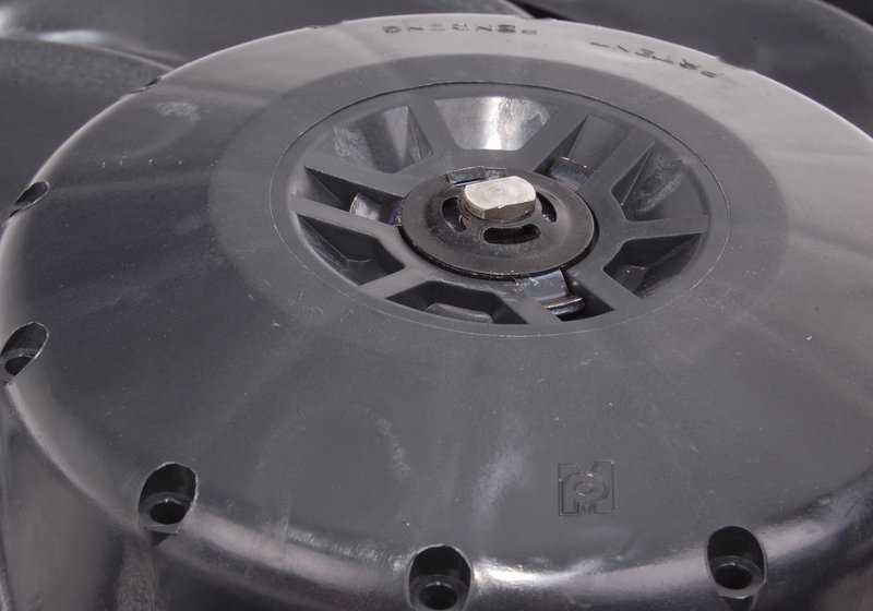 Additional fan for BMW E36, E34, E24, E32, E31 (OEM 64541392913). Genuine BMW.